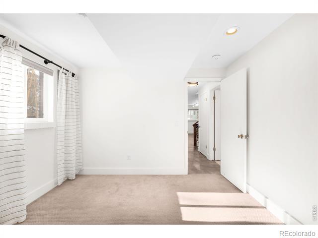 1382 Glen Court