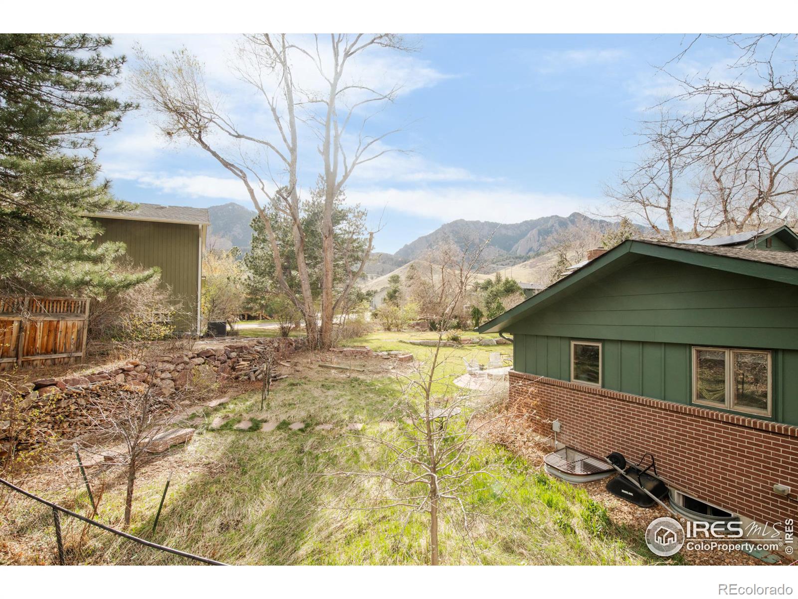 1382 Glen Court