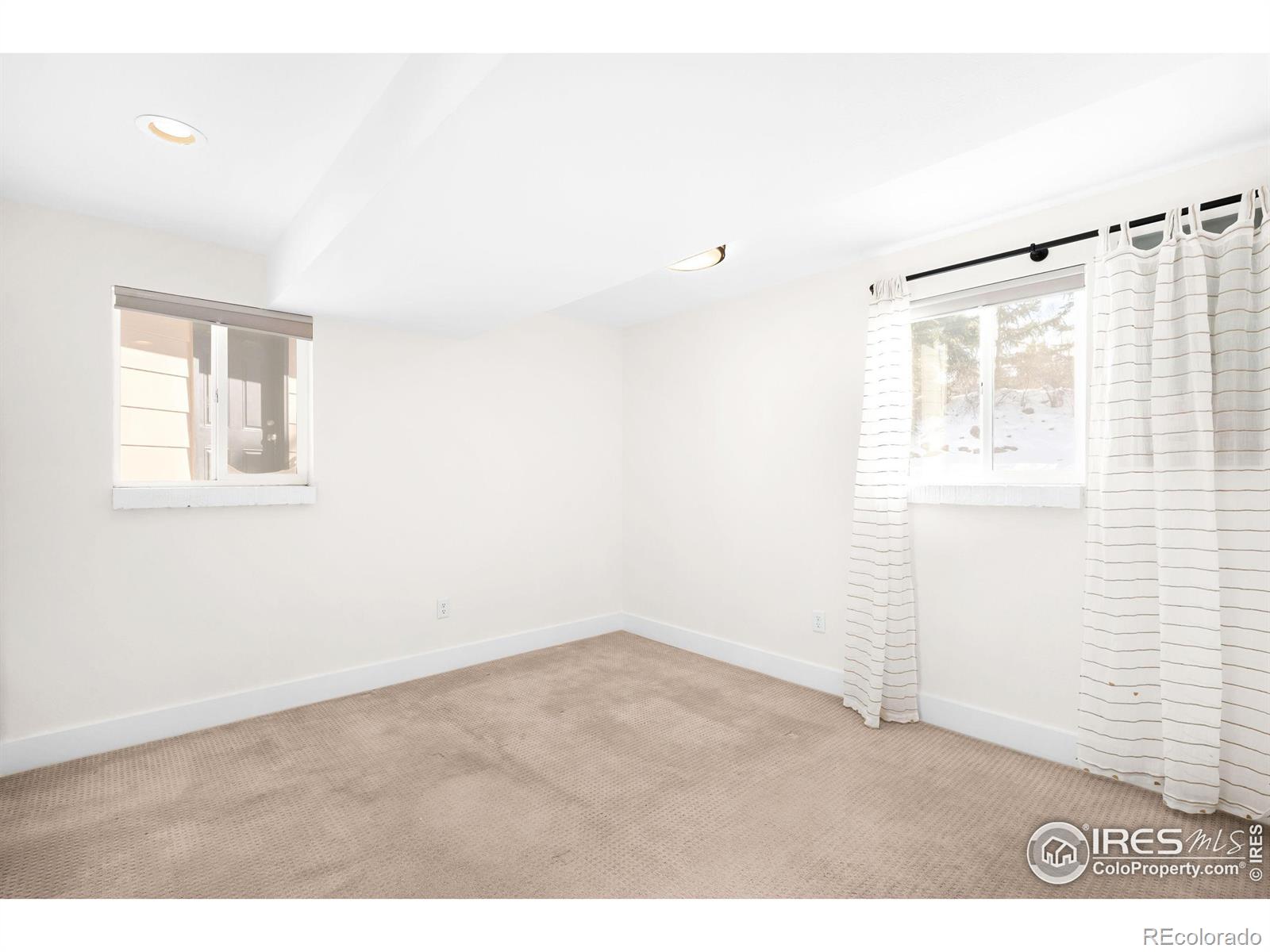 1382 Glen Court