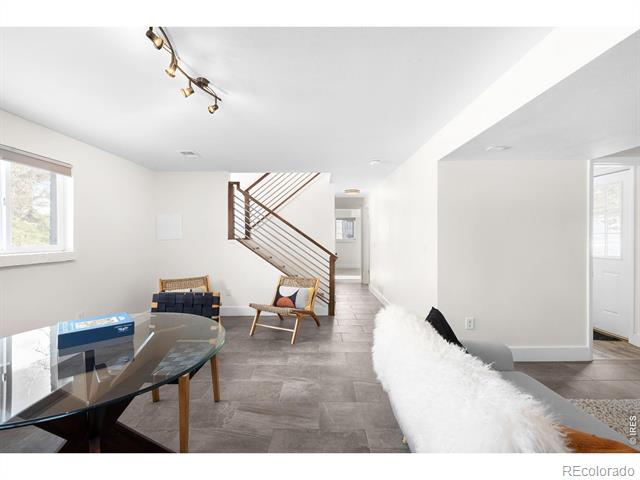 1382 Glen Court