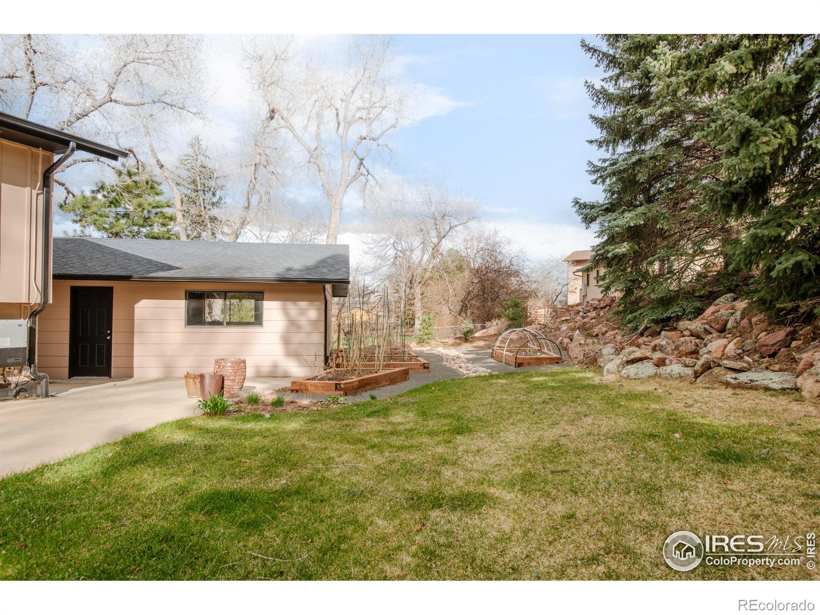 1382 Glen Court