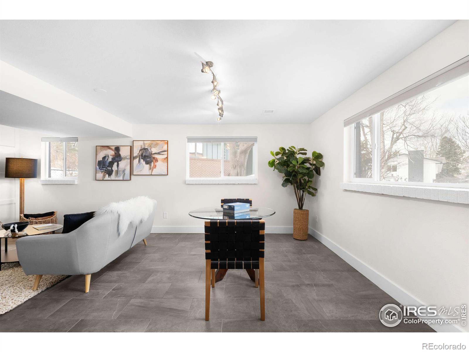 1382 Glen Court