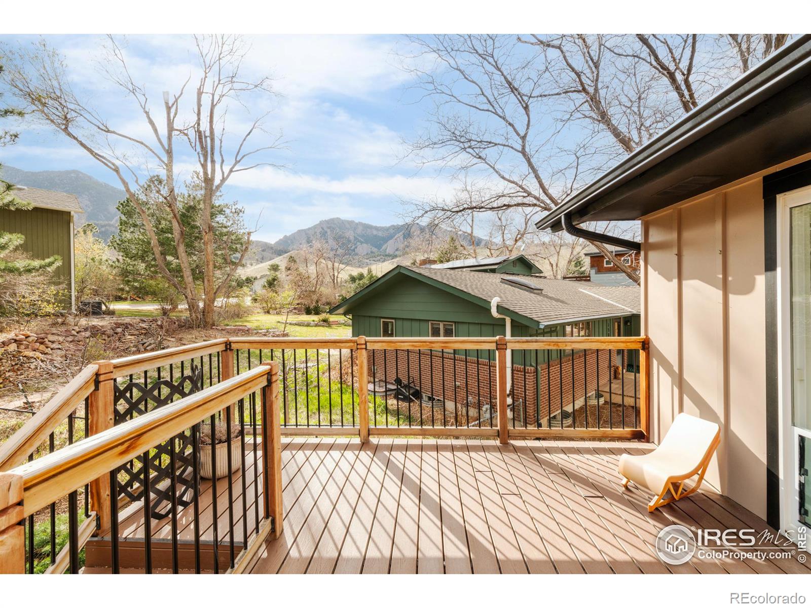 1382 Glen Court