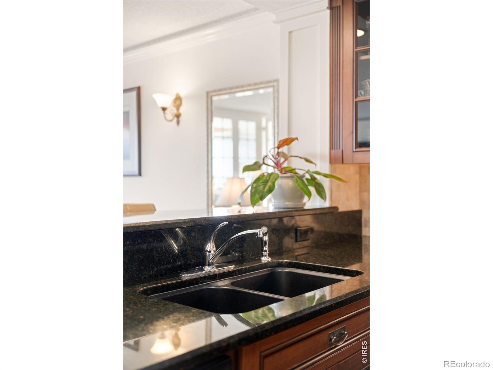 1850 Folsom Street Unit: 1010