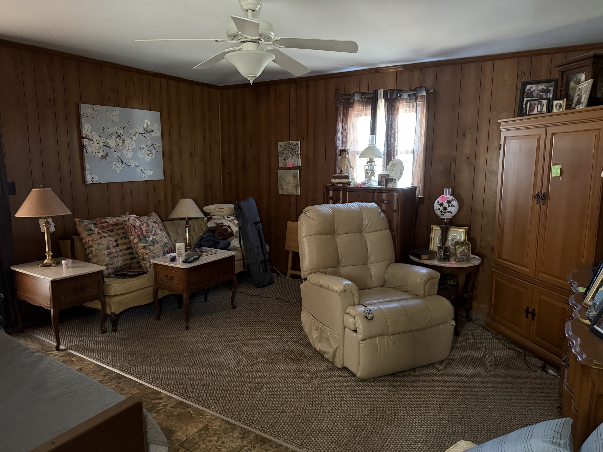 914 Faulkner Springs Rd