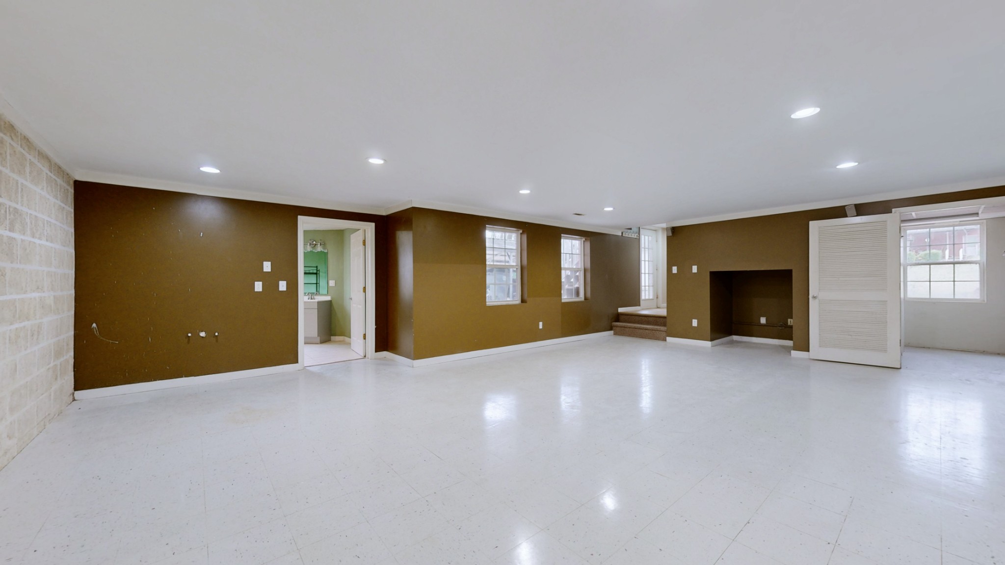 549 Ridgecrest Dr