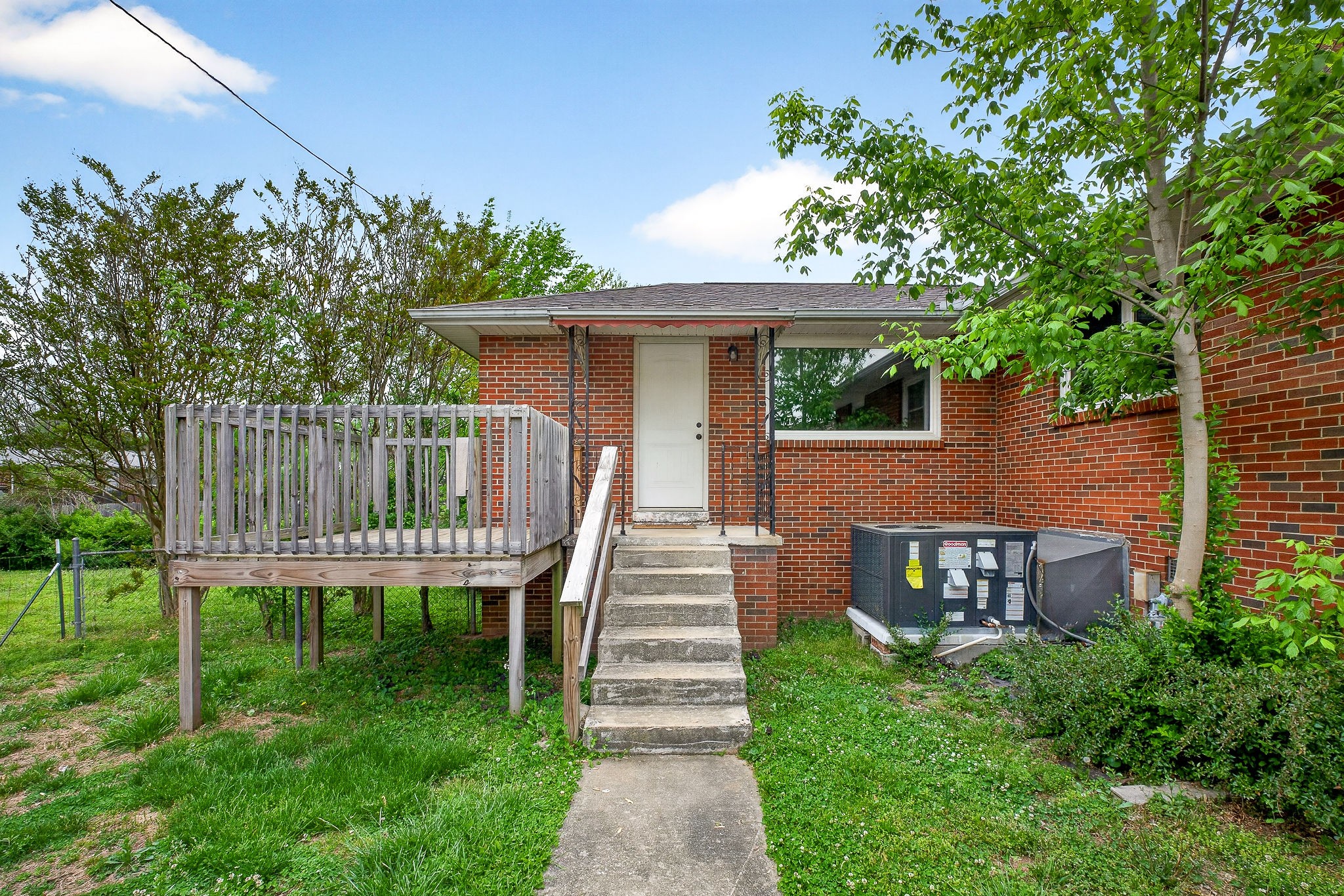 407 Sunset Dr