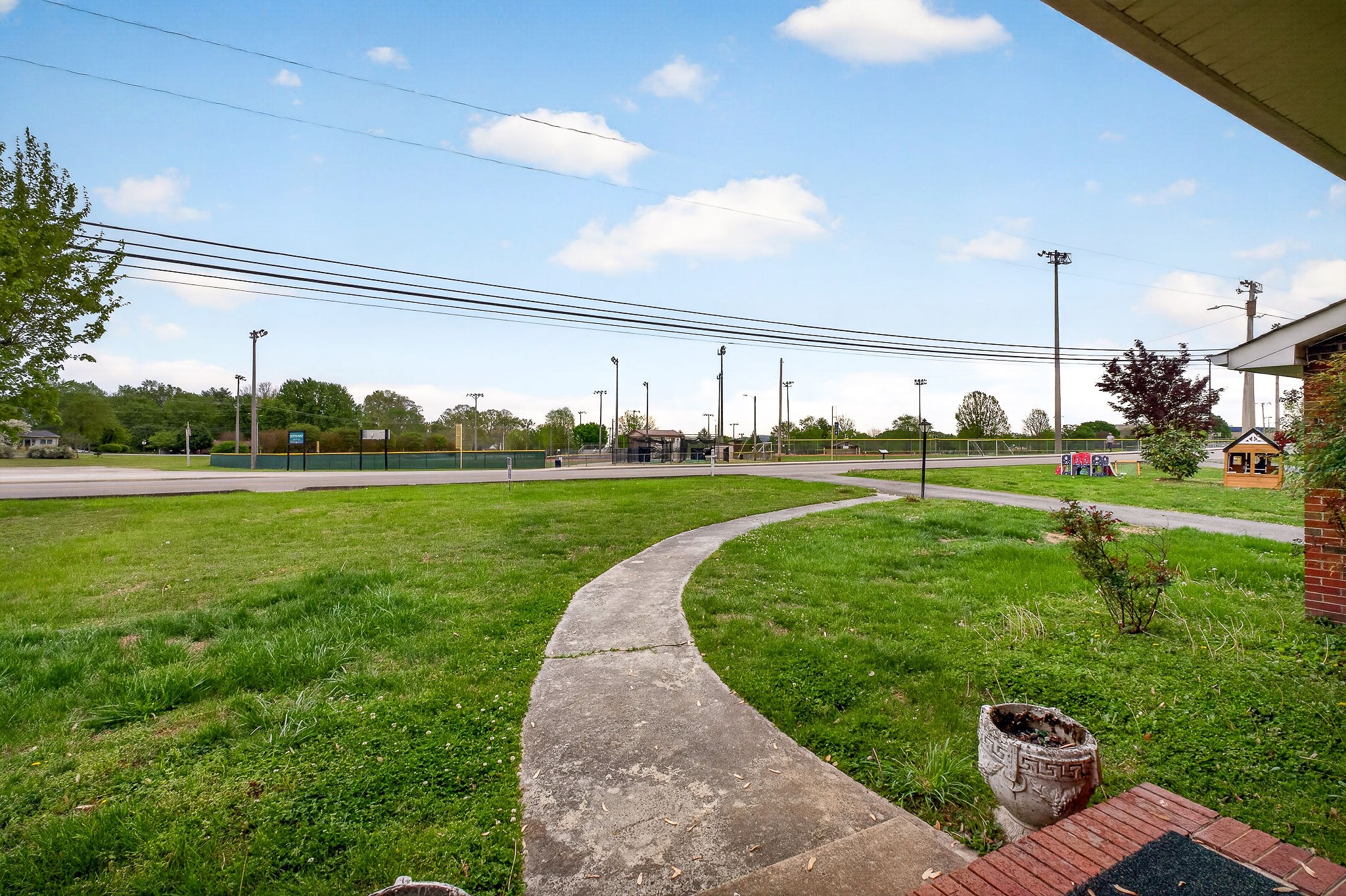 407 Sunset Dr