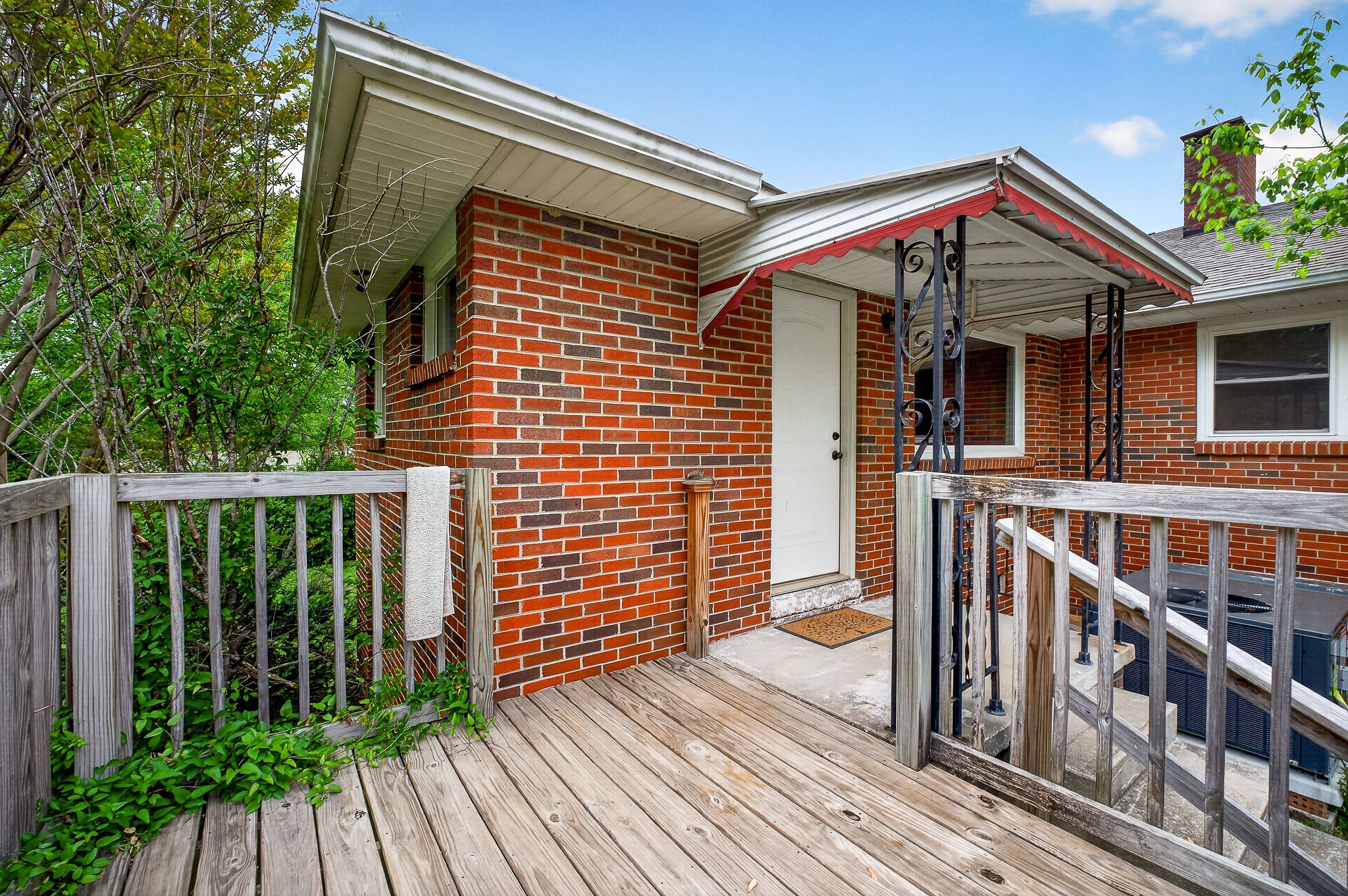 407 Sunset Dr