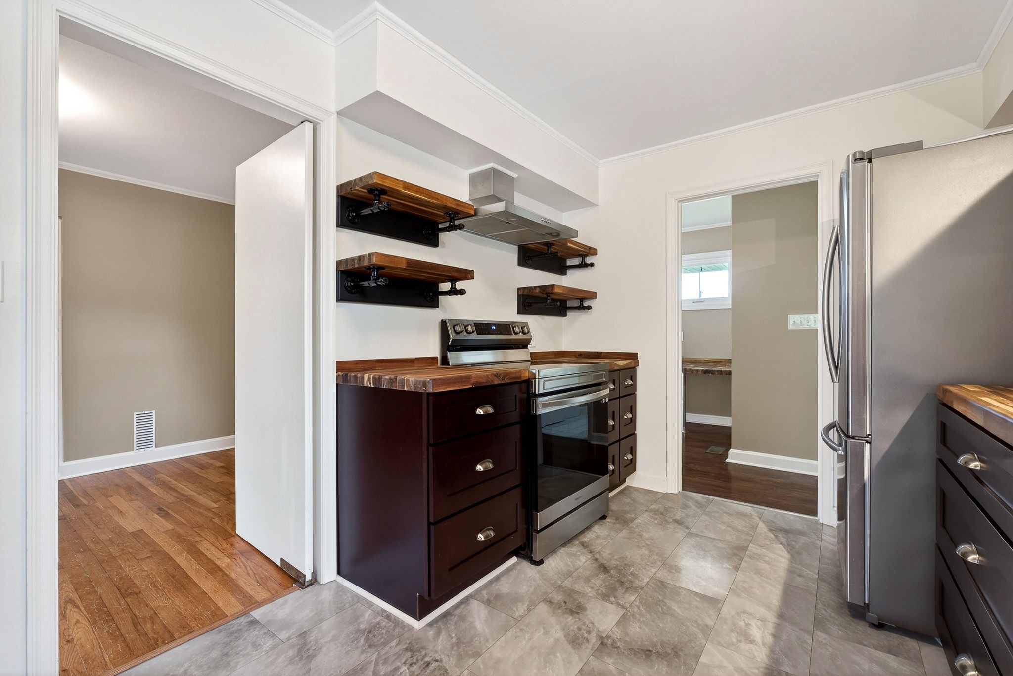 407 Sunset Dr