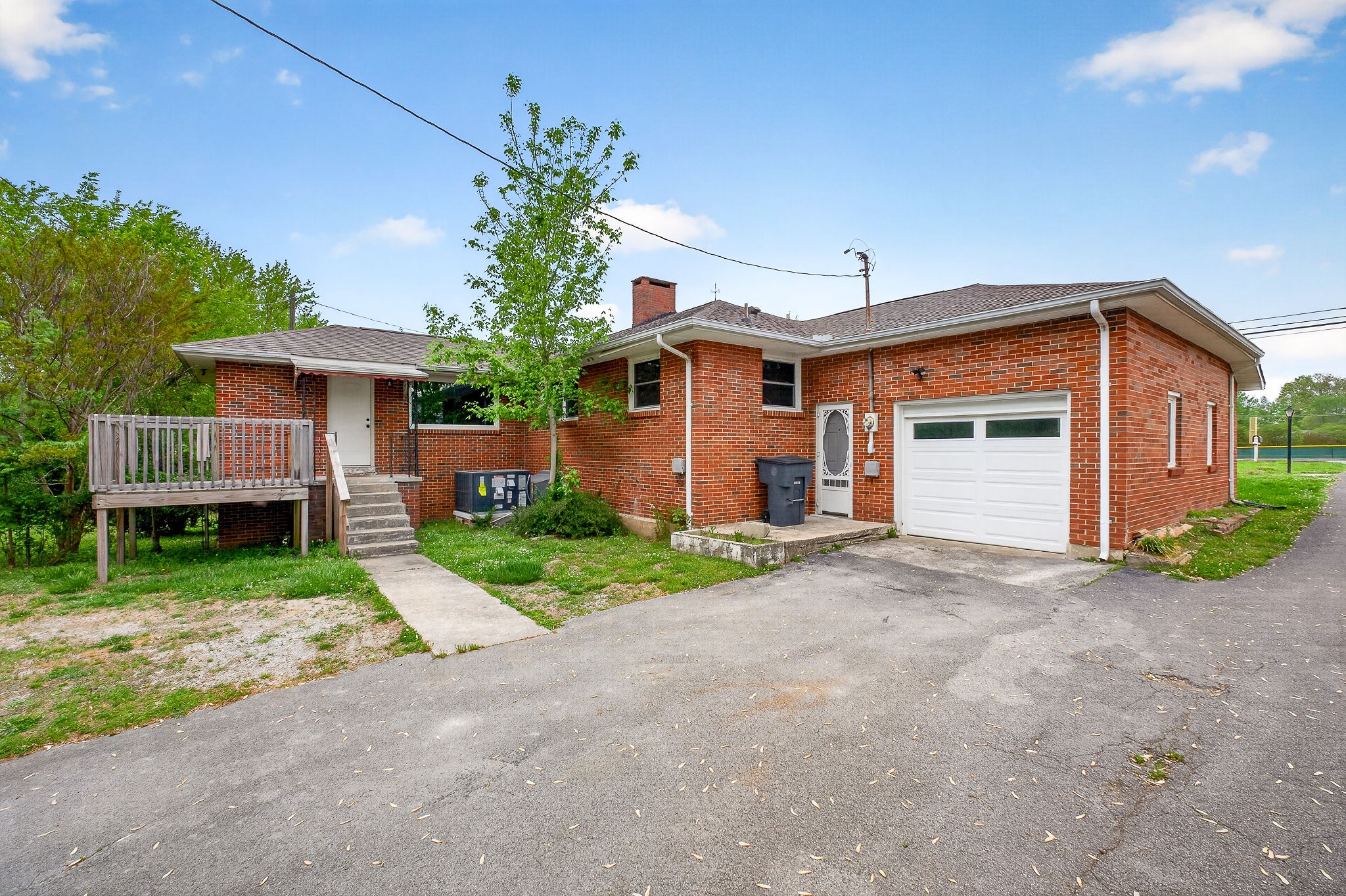407 Sunset Dr