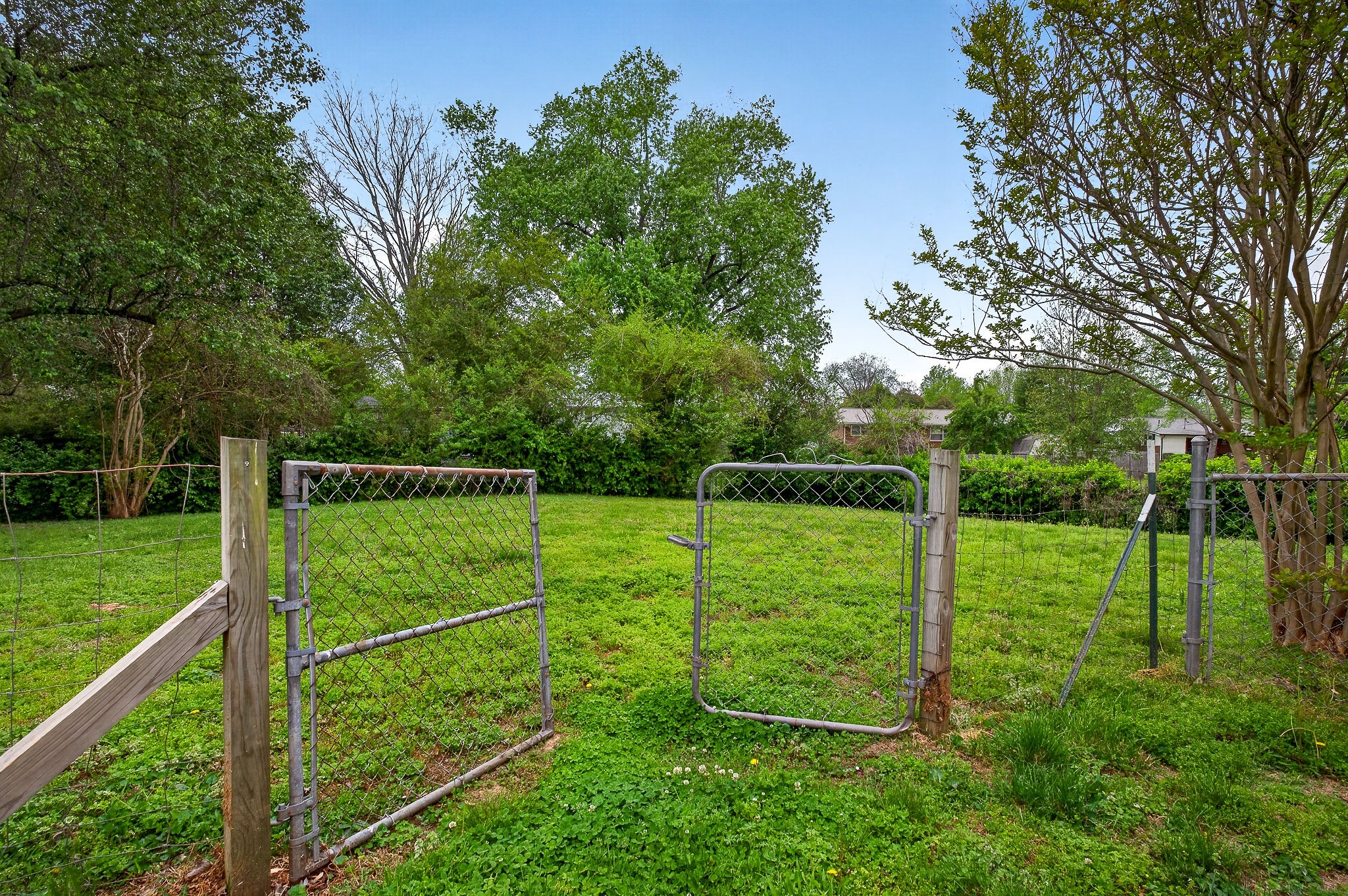 407 Sunset Dr
