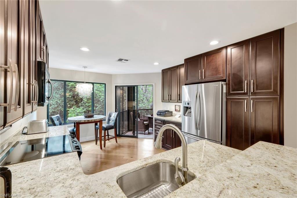 27105 Oakwood Lake DR