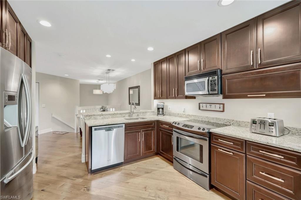 27105 Oakwood Lake DR