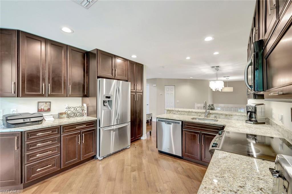 27105 Oakwood Lake DR