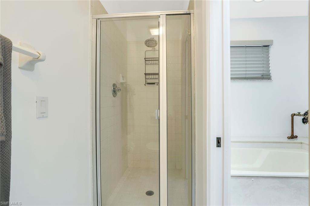 27100 Oakwood Lake DR