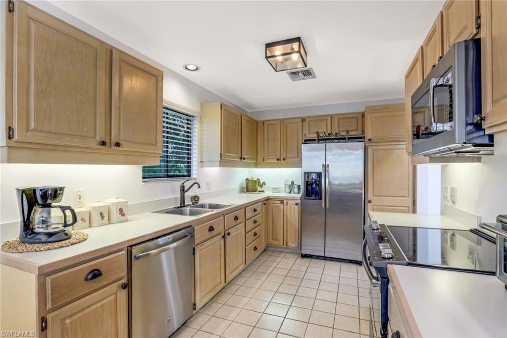 27100 Oakwood Lake DR