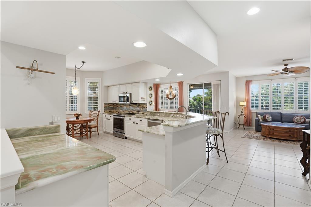 9021 Las Maderas DR 201