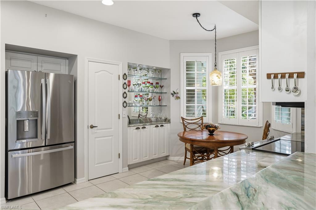 9021 Las Maderas DR 201