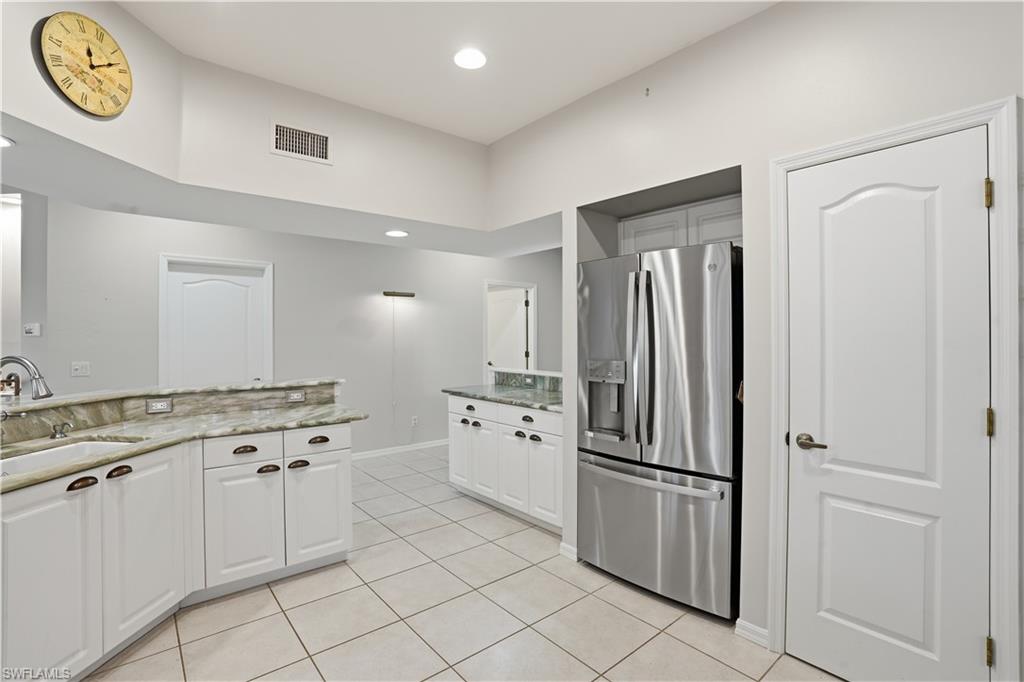 9021 Las Maderas DR 201