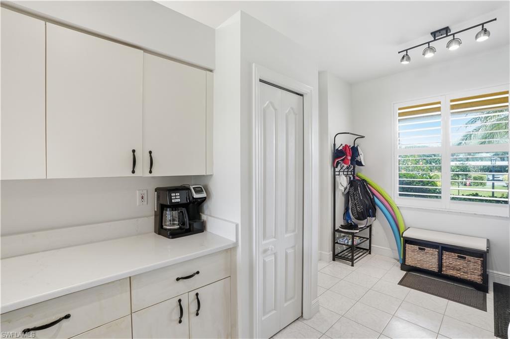 9250 Highland Woods BLVD 2105