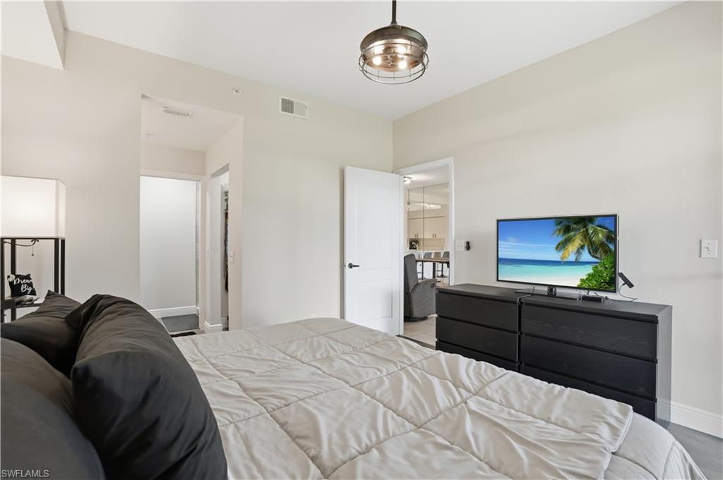 9250 Highland Woods BLVD 2105