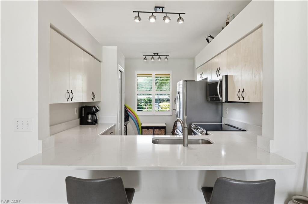 9250 Highland Woods BLVD 2105