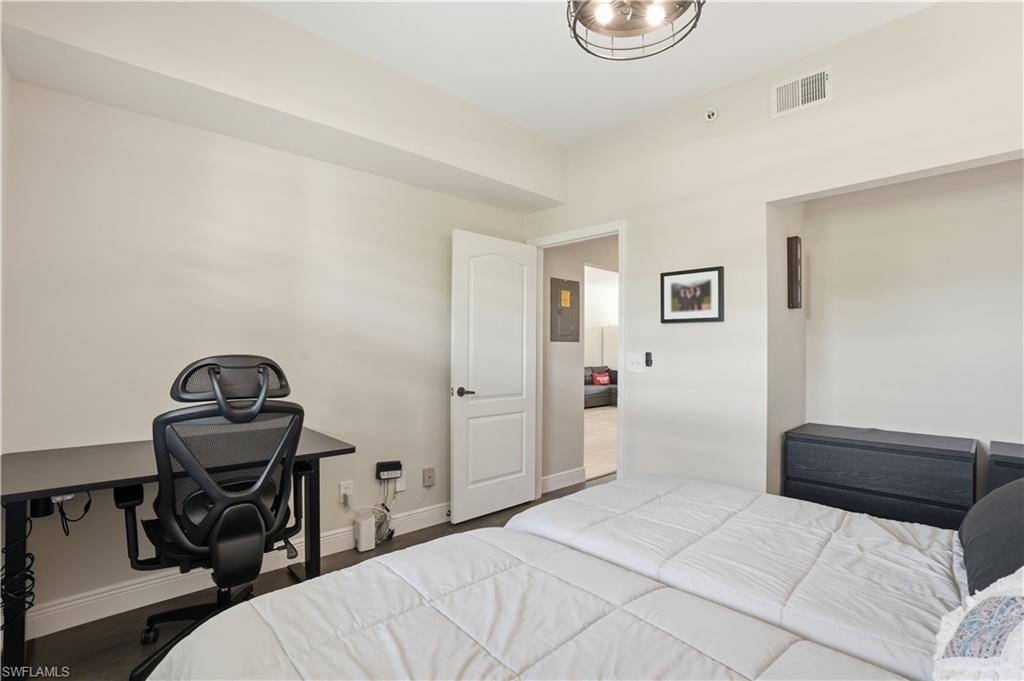 9250 Highland Woods BLVD 2105