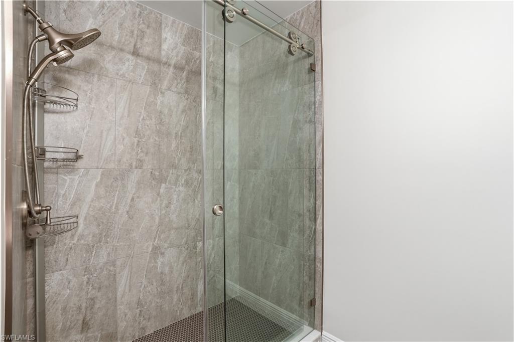 9250 Highland Woods BLVD 2105