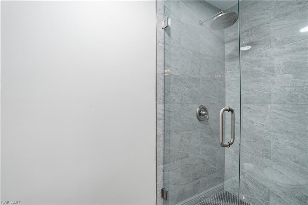 9250 Highland Woods BLVD 2105