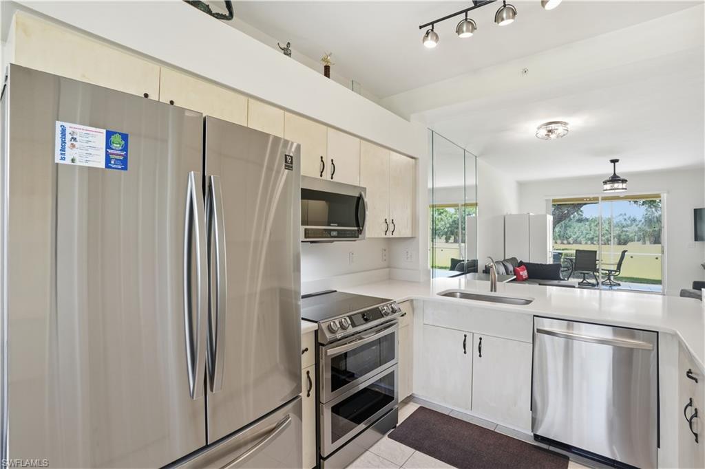 9250 Highland Woods BLVD 2105