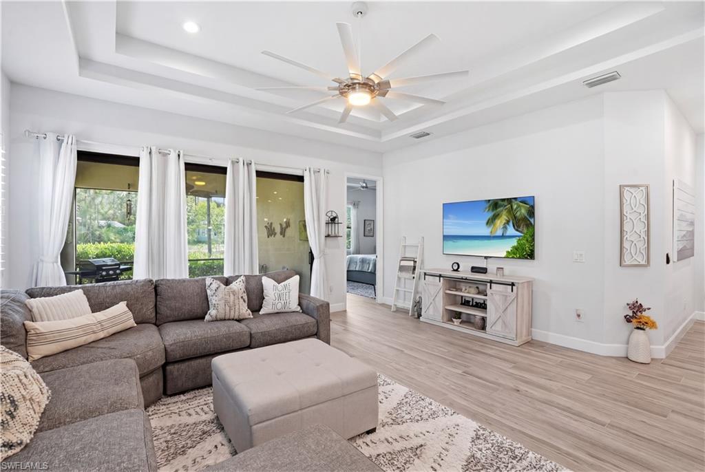 9435 Isla Bella CIR