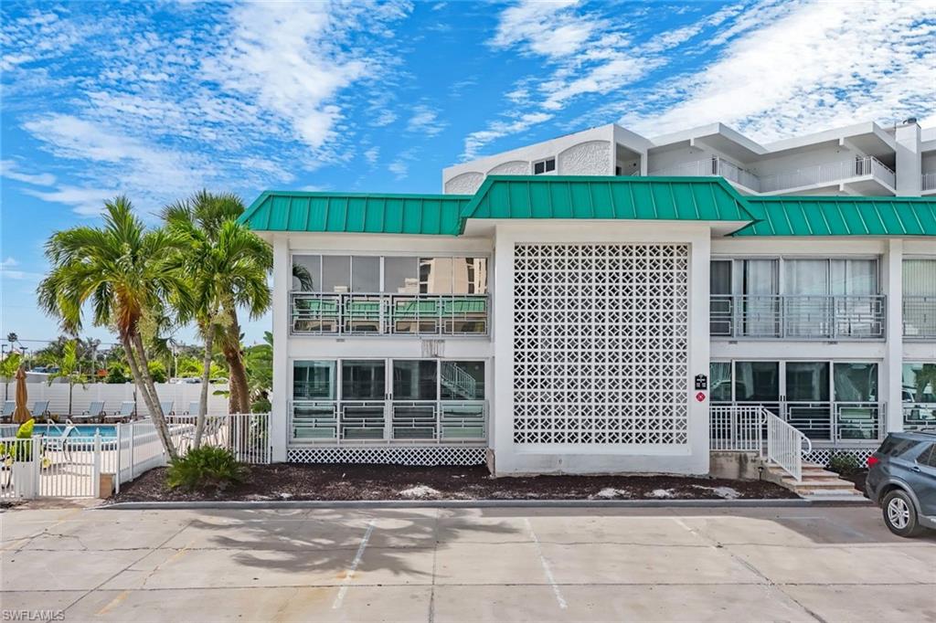 6500 Estero BLVD C113