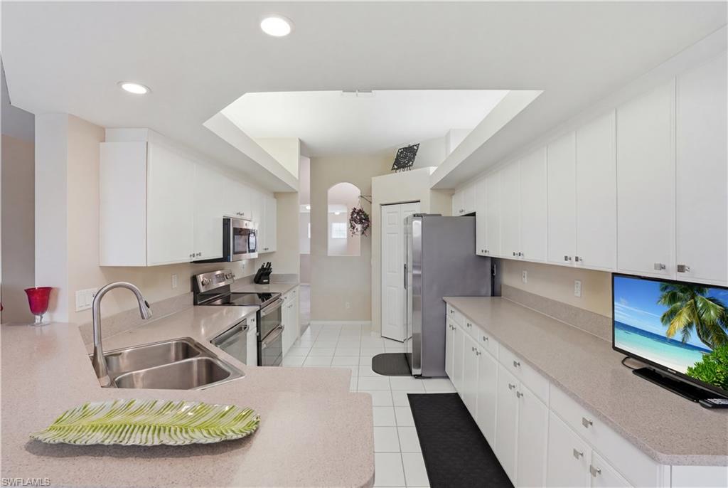 10871 Crooked River RD 202
