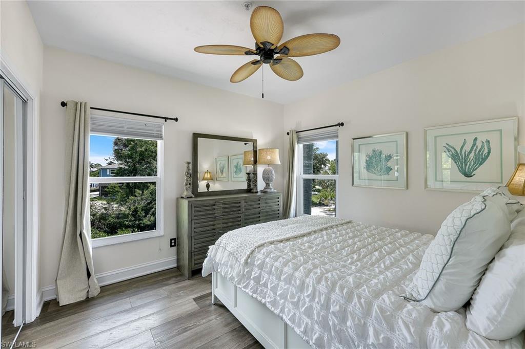 3858 Riviera CIR