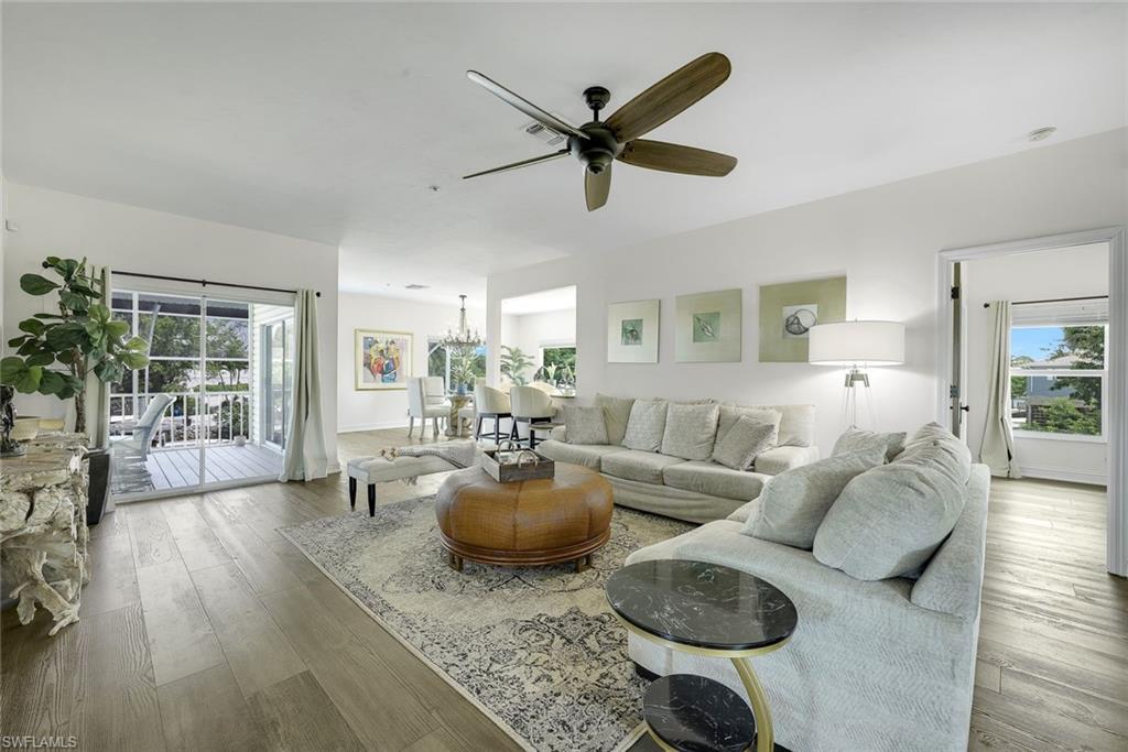 3858 Riviera CIR