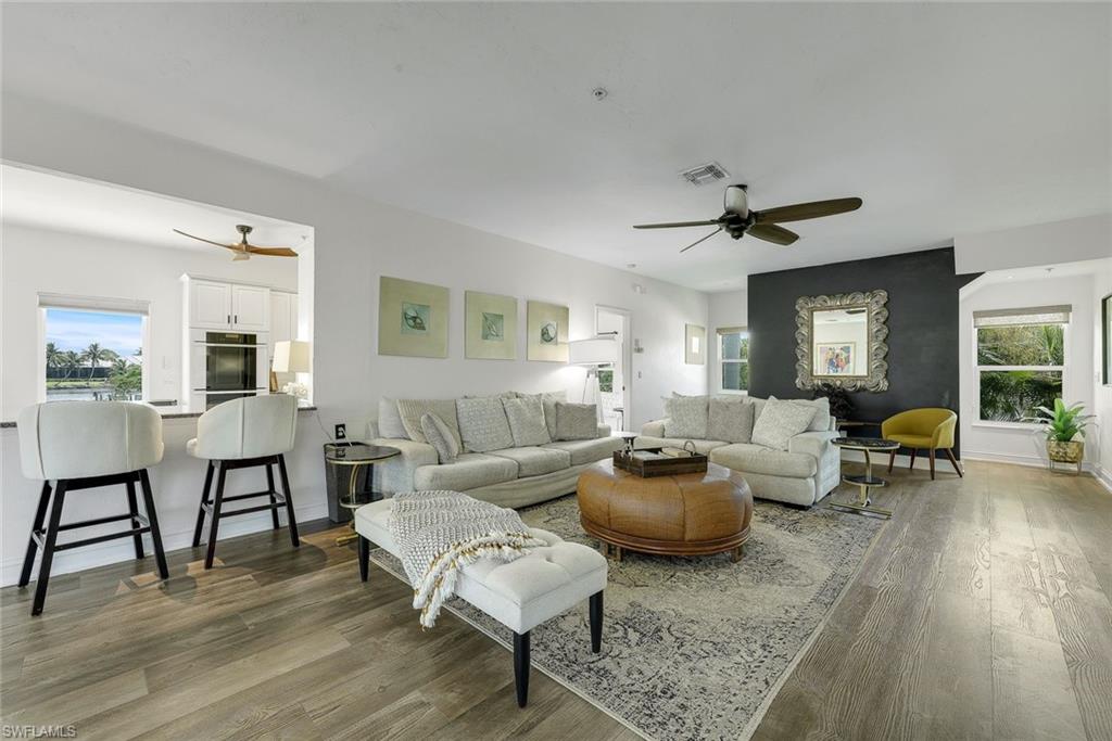 3858 Riviera CIR