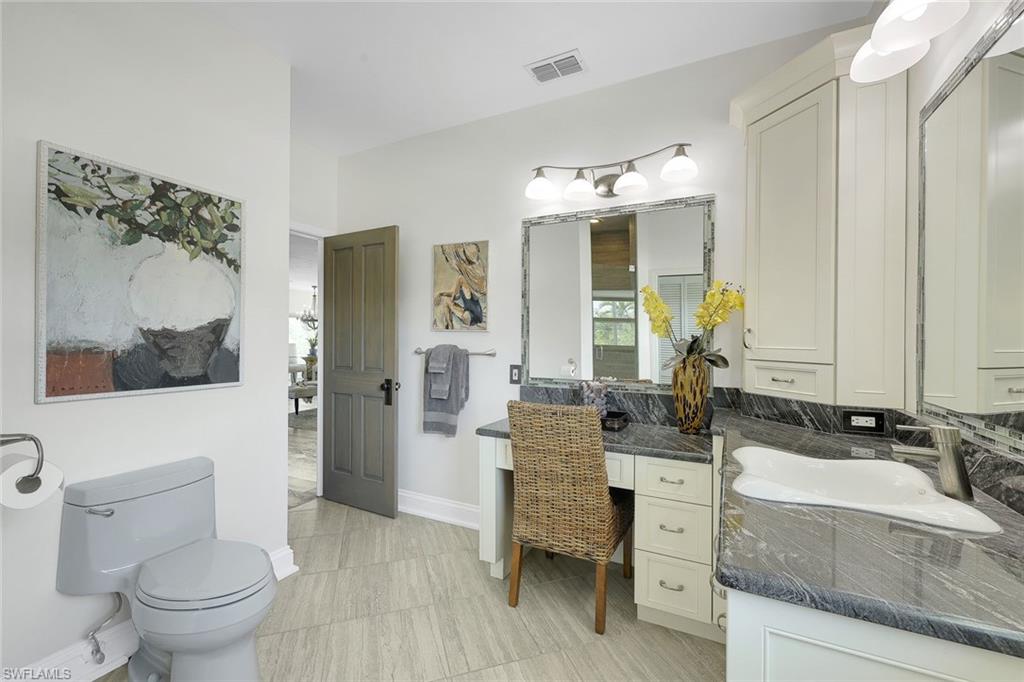 3858 Riviera CIR