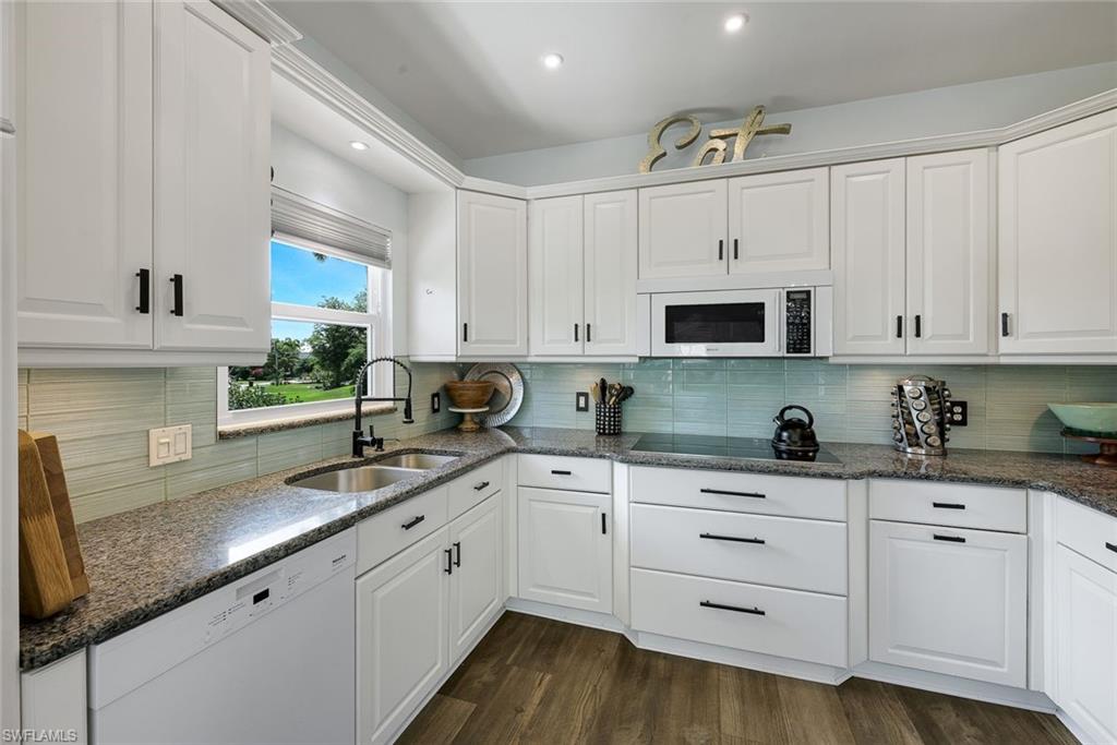 3858 Riviera CIR