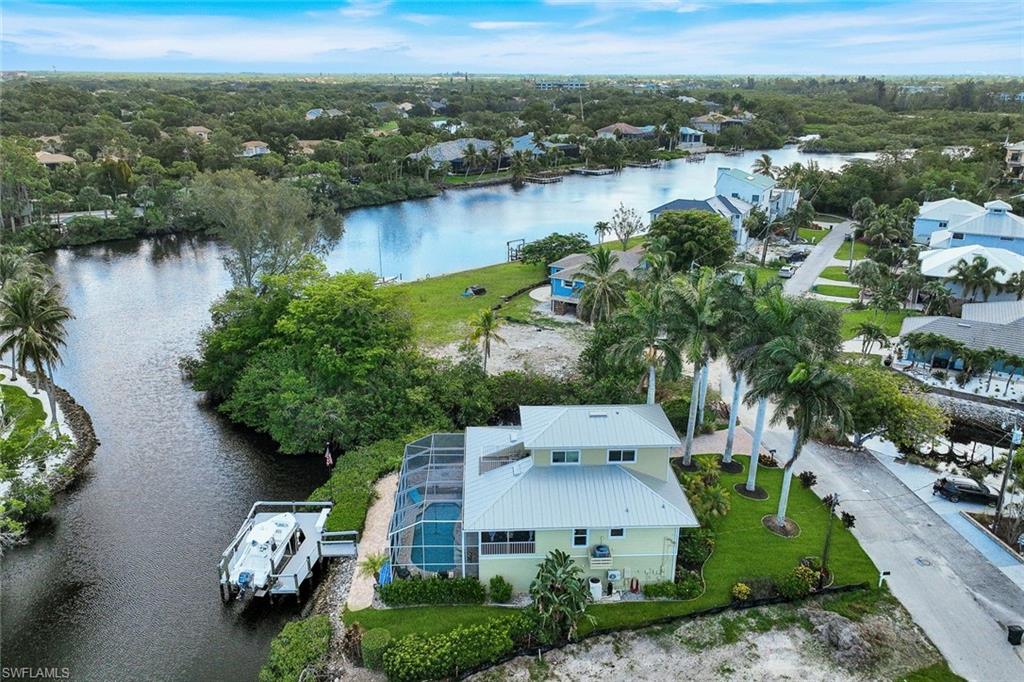 3858 Riviera CIR