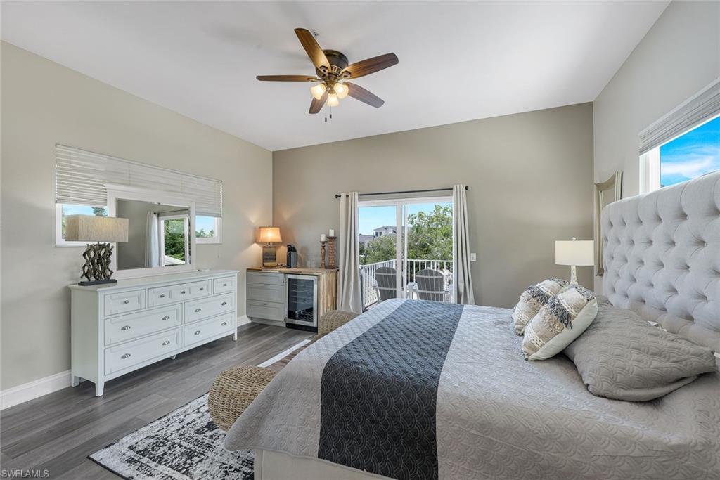 3858 Riviera CIR