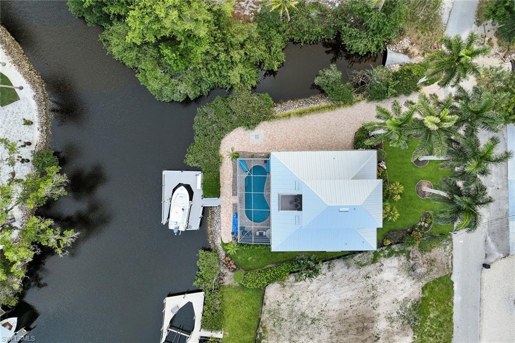 3858 Riviera CIR