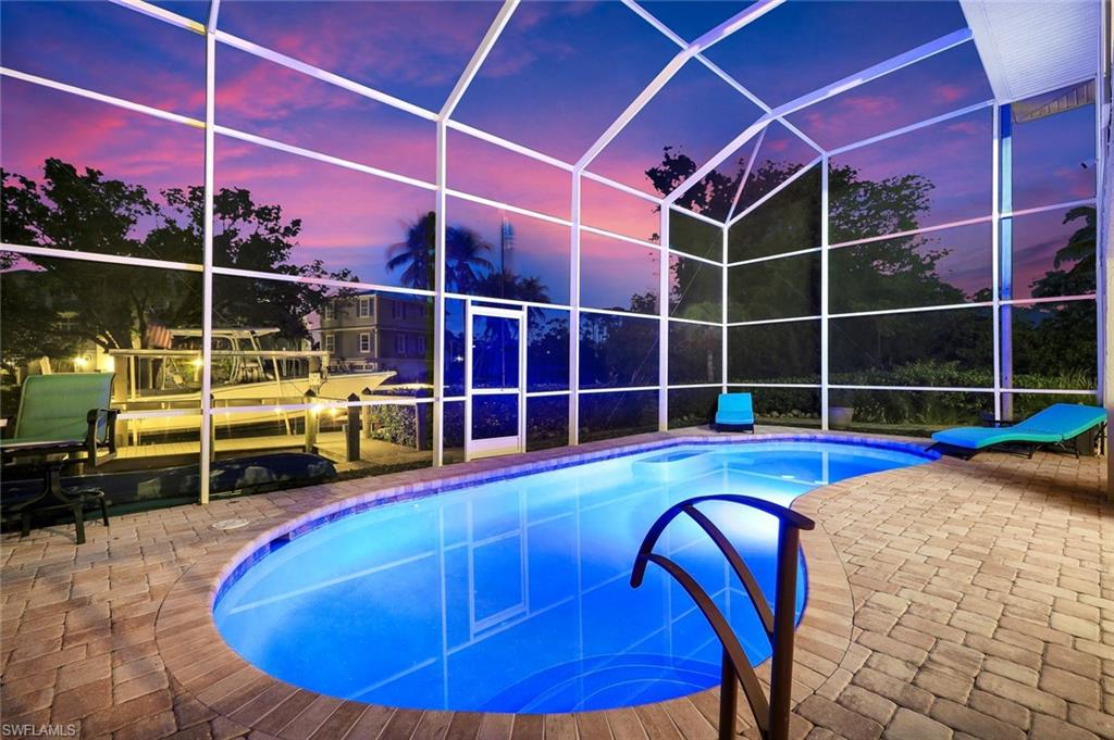 3858 Riviera CIR