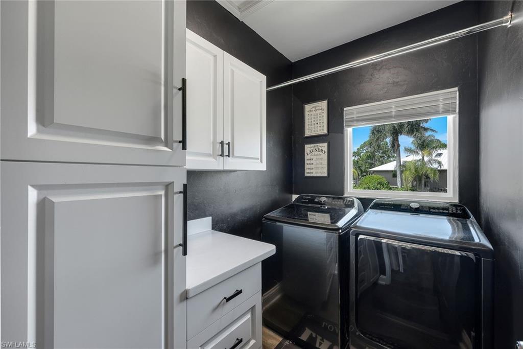 3858 Riviera CIR