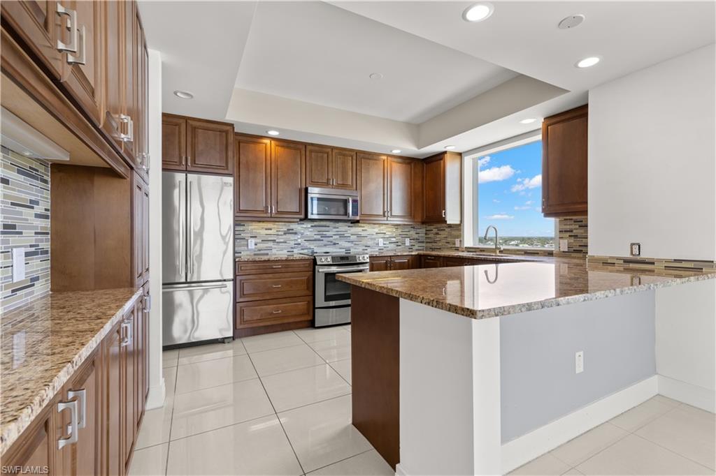 1325 SNELL ISLE BLVD NE 812