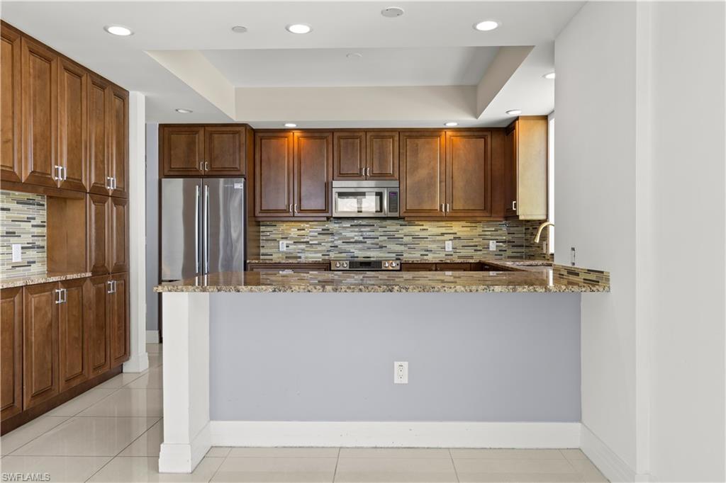1325 SNELL ISLE BLVD NE 812