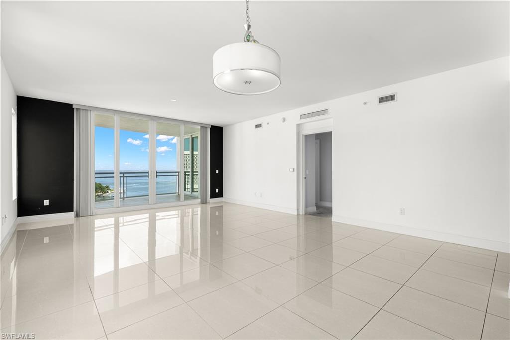 1325 SNELL ISLE BLVD NE 812