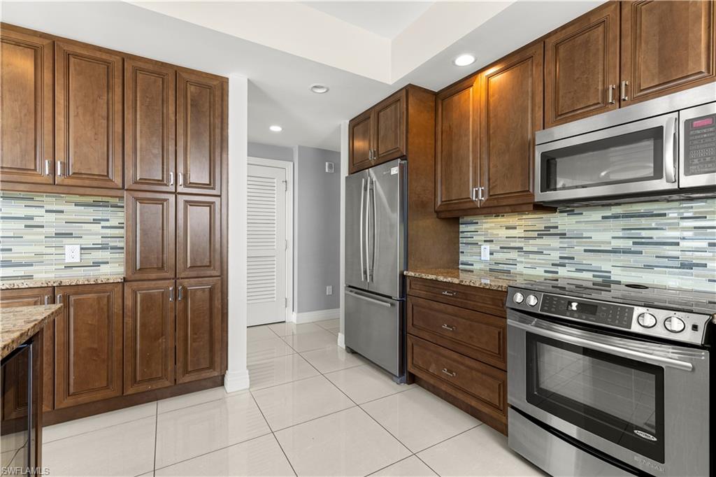 1325 SNELL ISLE BLVD NE 812