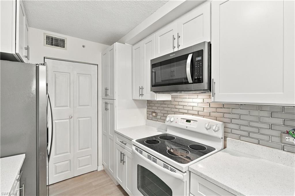 8960 Colonnades CT E 915