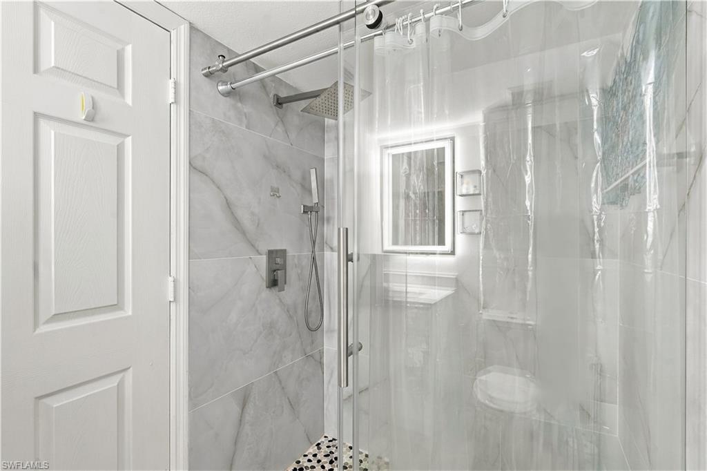 8960 Colonnades CT E 915